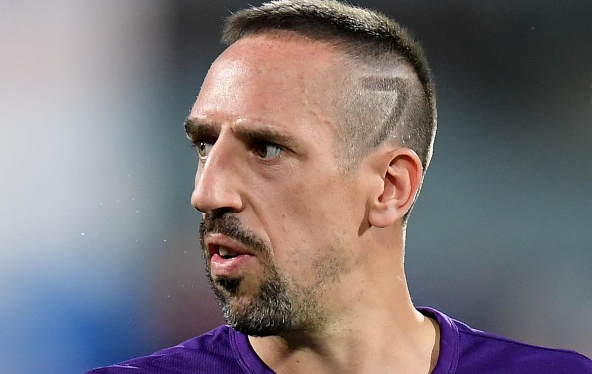 Franck Ribery | Franck Ribery je po prihodu iz Münchna dres Fiorentine oblekel na sedmih tekmah. Prispeval je dva zadetka in dve podaji ter poskrbel, da so ga navijači vijoličastih hitro sprejeli za svojega. Klub iz Toskane na lestvici serie A zaseda deveto mesto. | Foto Reuters