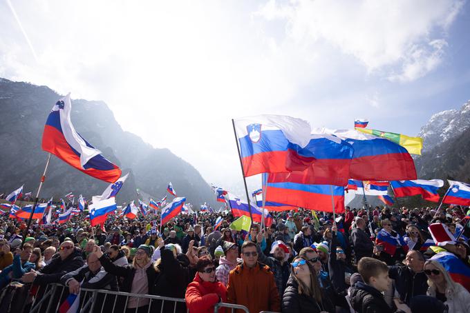 Navijači Slovenija Planica | Foto: www.alesfevzer.com