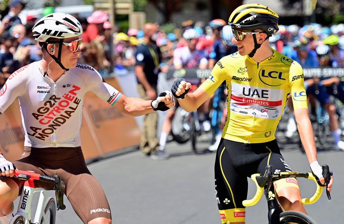 Pogačar z Bobom Jungelsom, zmagovalcem 9. etape. | Foto: Reuters