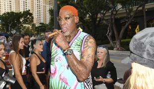 Dennis Rodman odhaja v Moskvo, kjer bo pomagal obsojeni košarkarici