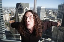 Pijana pobuda: Weird Al Yankovic na Super Bowlu!