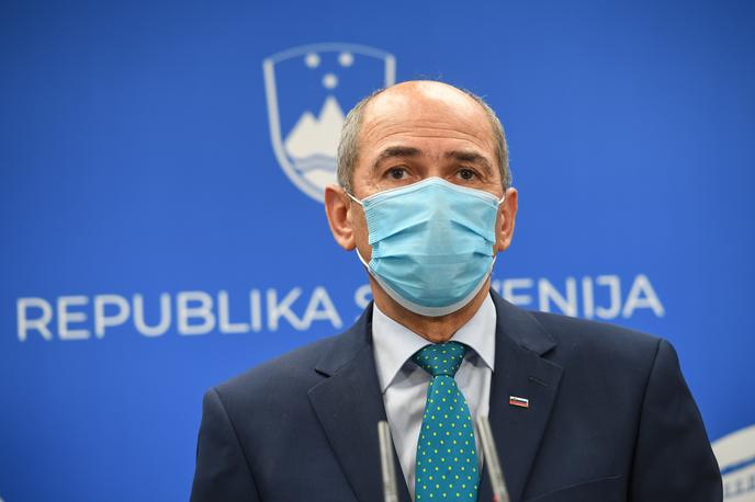 Janez Janša | Premier Janez Janša je v božični poslanici izrazil prepričanje, da bomo božič prihodnje leto lahko praznovali v družbi vseh, ki jih imamo radi. | Foto STA