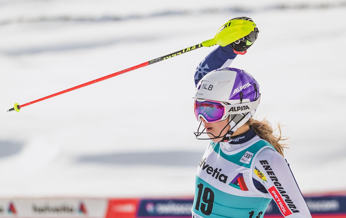 Ana Bucik | Ana Bucik se je na pred domačimi gledalci zavihtela na oder za zmagovalce. | Foto Sportida