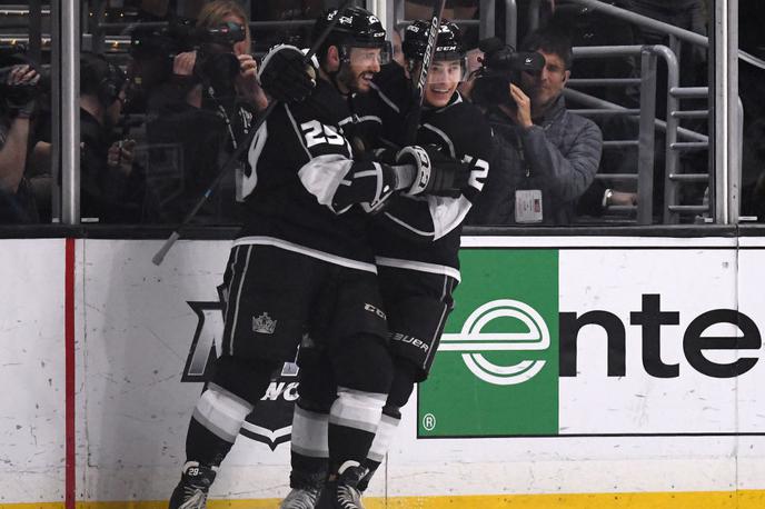 Los Angeles Kings | Kingsom Anžeta Kopitarja gre zadnje dni vse kot po maslu. Pred domačimi navijači so dosegli že sedmo zaporedno zmago.  | Foto Getty Images