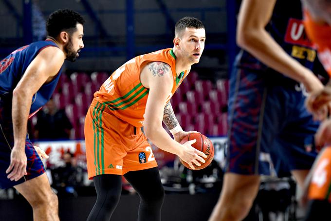 Alen Omić je novi rekorder po številu skokov v tekmovanju. Z 21 skoki je tudi postavil nov osebni rekord na tekmi EuroCupa. | Foto: KK Cedevita Olimpija/Tine Ružič