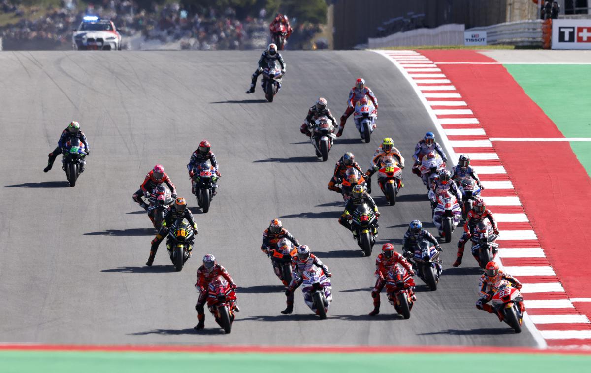 motoGP Portugalska | Na šprinterski dirki v Portimau ni manjkalo tesnega dirkanja in padcev. | Foto Reuters