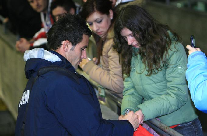 Po tekmah si je z veseljem vzel čas tudi za deljenje avtogramov. | Foto: Vid Ponikvar