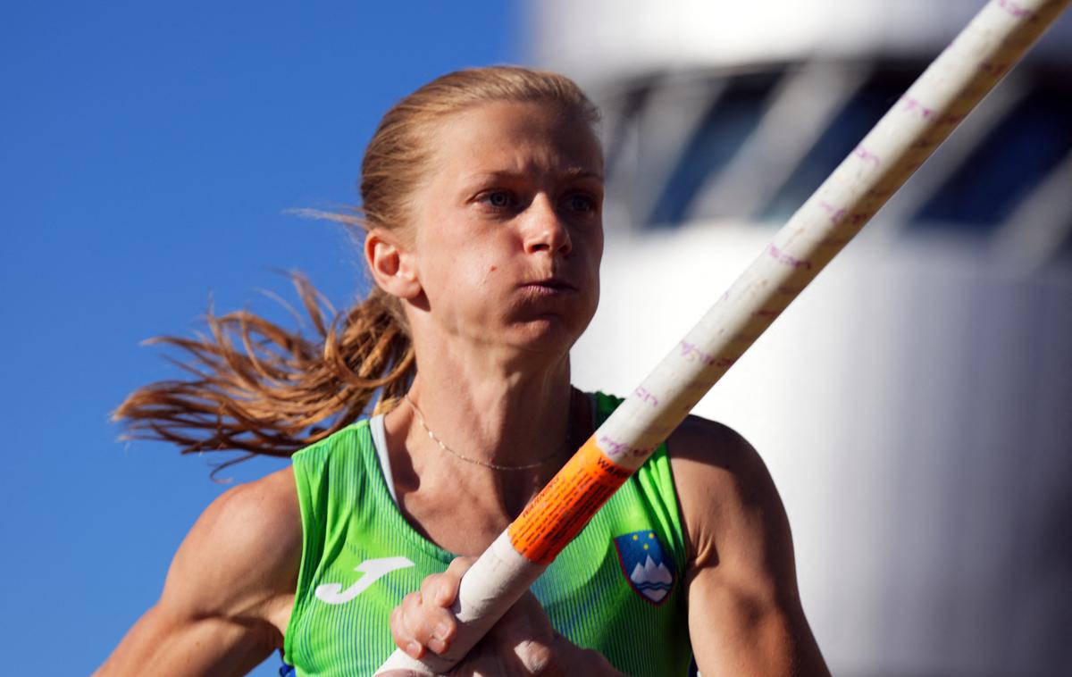 Tina Šutej SP 2022 | Slovenska skakalka ob palici Tina Šutej se bo v noči na ponedeljek borila za medaljo na svetovnem prvenstvu. | Foto Reuters