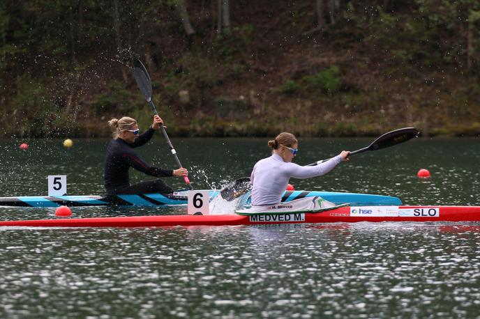 Mia Medved in Špela Ponomarenko Janić | Mia Medved in Špela Ponomarenko Janić sta bili najboljši v konkurenci kajakašic. | Foto Nina Jelenc