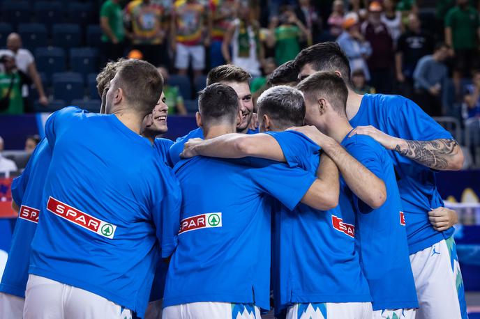 Slovenija : Litva slovenska košarkarska reprezentanca Eurobasket 2022 | Slovenska košarkarska reprezentanca je skupinski del igrala v Kölnu. | Foto Vid Ponikvar/Sportida