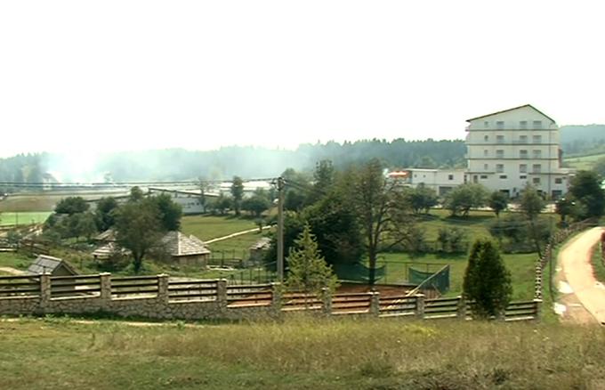 Očividci pravijo, da je bil v njem tik pred požarom uslužbenec iz centra Ajdinoviči. | Foto: Planet TV