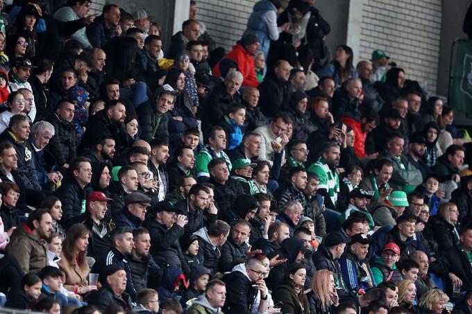 Navijači Olimpije, ki prihajajo na tekme zeleno-belih na stadion ŽAK v Spodnjo Šiško, objekt v zadnjih petih letih praviloma zapuščajo razočarani. | Foto: www.alesfevzer.com