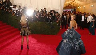 Spektakularne obleke na Met Gala (foto)