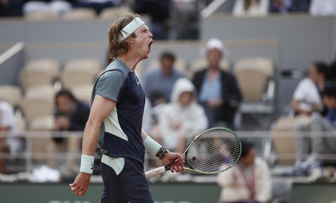 Andrej Rubljev je izgubil še peti četrtfinalni dvoboj na turnirjih za nagrado grand slam v karieri. Še nikoli se ni prebil med štiri najboljše. | Foto: Reuters