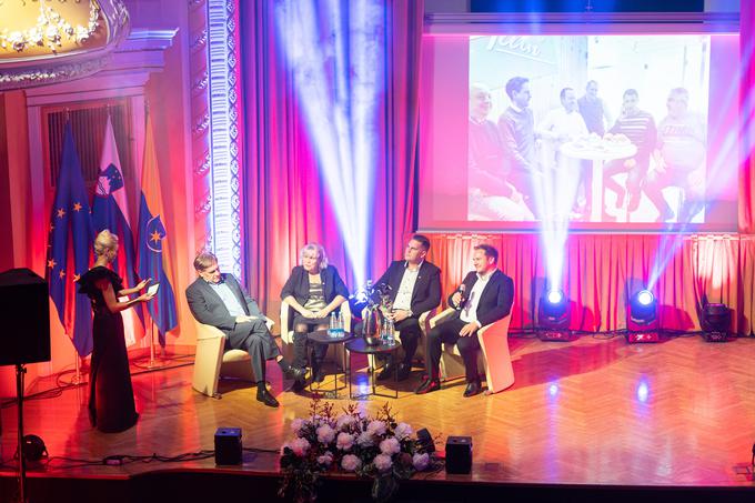 Od leve proti desni si sledijo: Franc Šacer, Jožica Lemež, Jure Šacer in Danijel Vuk na skrajni desni.  | Foto: 