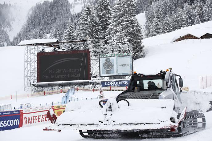 Lenzerheide sneg | Organizatorji zaključka sezone v Lenzerheideju imajo obilo preglavic s pripravo proge za smukaške treninge. | Foto Guliverimage