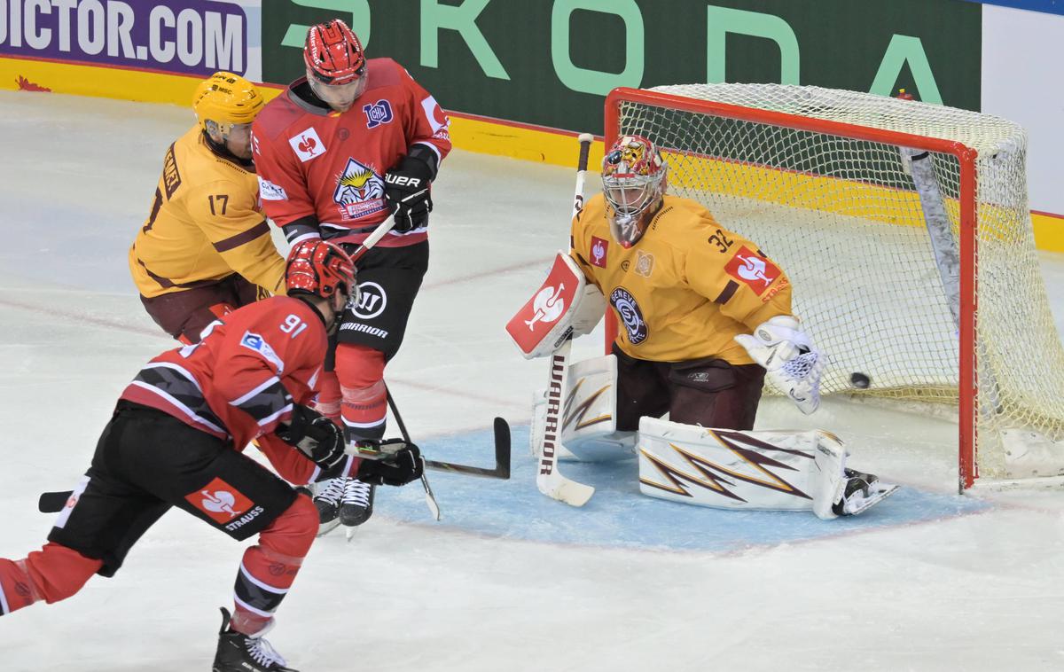 liga prvakov, Geneve Servette, Fischtown Pinguns | Geneve Servette so s skupnim izidom 6:2 izločili Fischtown Pinguins, za katerega igra slovenski trio. | Foto Guliverimage