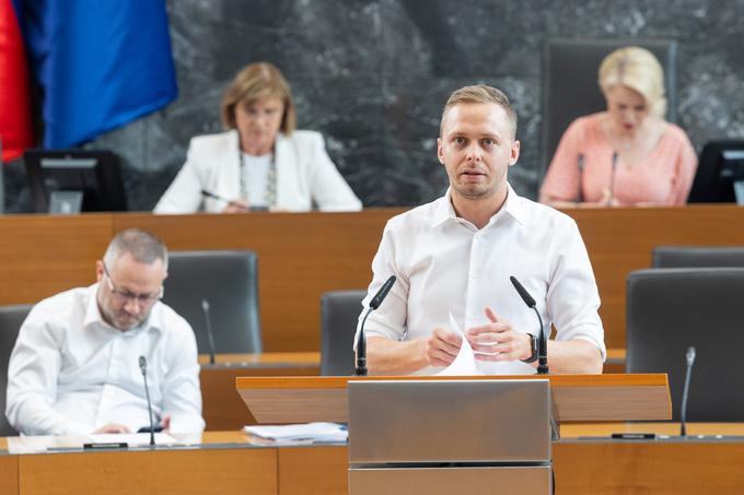 "Zavedamo se, da sredstev ni možno tako enostavno in hitro najti," je dejal Bezjak Zrim.  | Foto: STA