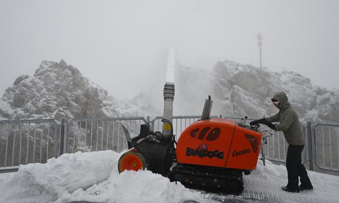 V Avstriji je zapadlo veliko snega.  | Foto: Reuters