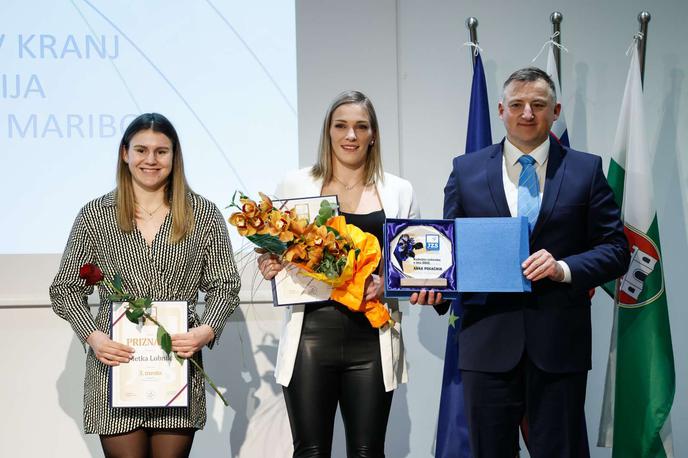 Anka Pogačnik in Vito Dragić | Anka Pogačnik in Metka Lobnik | Foto STA