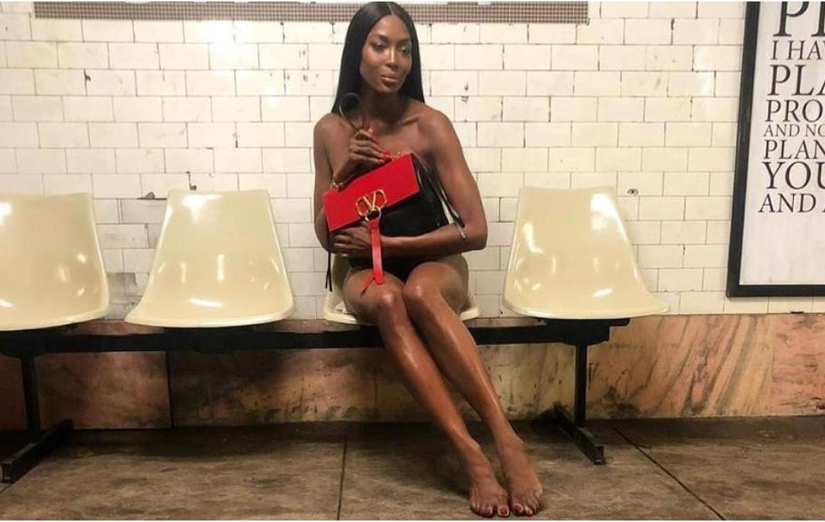 Naomi Campbell | Povsem gola Naomi na podzemni železnici. | Foto Instagram