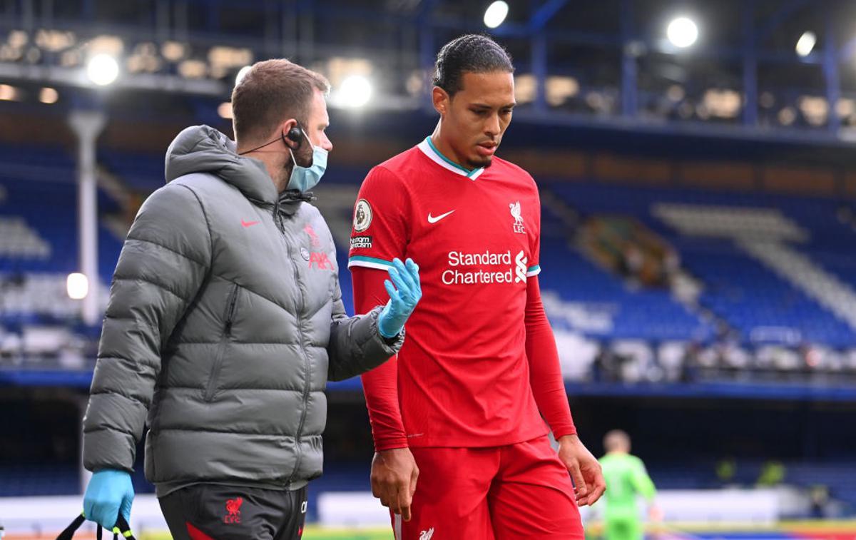 Virgil van Dijk | Virgil van Dijk je tokratni liverpoolski derbi končal že po nekaj minutah igre. | Foto Getty Images