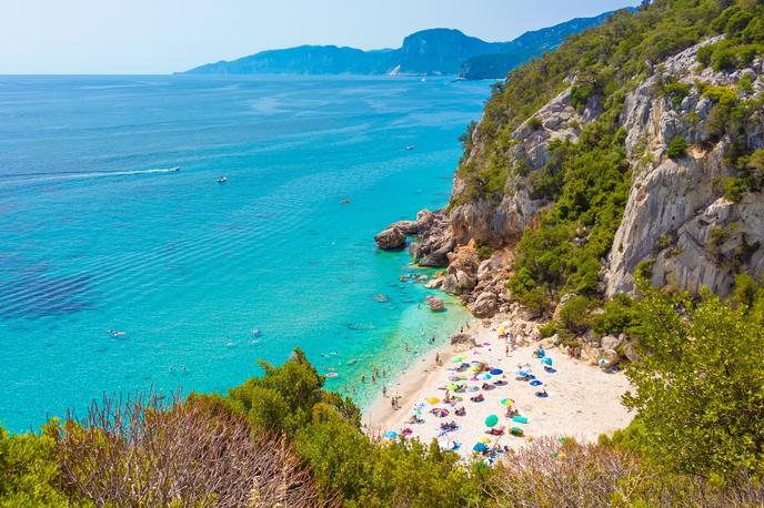 Sardinija | Tragedija se je zgodila na znani plaži Piscine di Venere na vzhodni obali Sardinije. | Foto Shutterstock