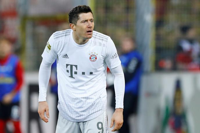 Robert Lewandowski | Münchenski Bayern je premagal Freiburg in poskočil na lestvici bundeslige.Že 19. gol v tej sezoni nemškega prvenstva je dosegel poljski ostrostrelec Robert Lewandowski. | Foto Reuters