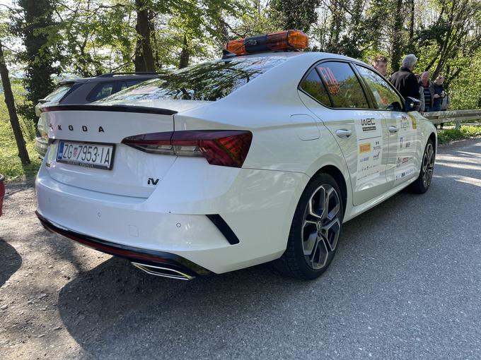 Škoda octavia RS za vozilo, v katerem po trasi vozijo Michele Mouton. | Foto: Gregor Pavšič