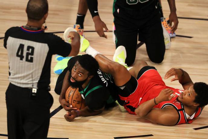 kosarka_NBA | Vsi sodniki, ki ne bodo cepljeni in ob tem niso na seznamu izjem, ne bodo smeli soditi na tekmah najmočnejšega košarkarskega tekmovanja. | Foto Gulliver/Getty Images