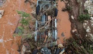 Katastrofalne poplave v Libiji zahtevale najmanj 150 življenj #foto #video