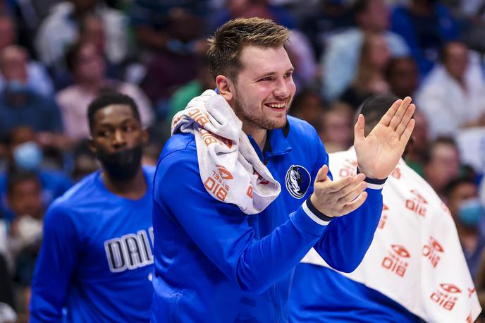 Luka Dončić | Luka Dončić je na prvi domači tekmi v sezoni 2021/22 v American Airlines Centru premagal Houston. | Foto Reuters