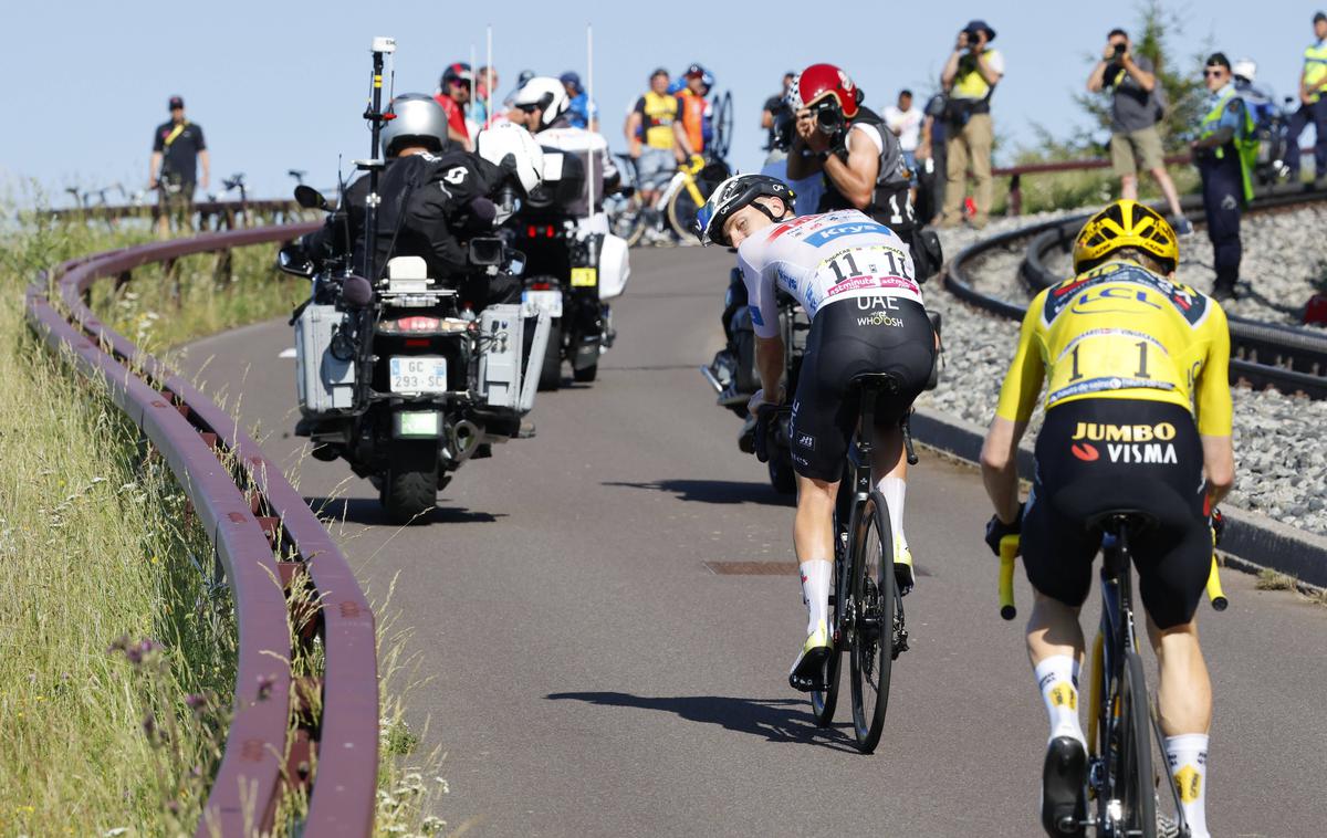 Tadej Pogačar Jonas Vingegaard TDF 2023 | "Prvi teden Toura je bil fantastičen, ne pomnim, da bi bil bil kdaj Tour tako zanimiv že od začetka," pravi Tomaž Poljanec, generalni direktor ekipe Ljubljana Gusto Santic. | Foto Guliverimage