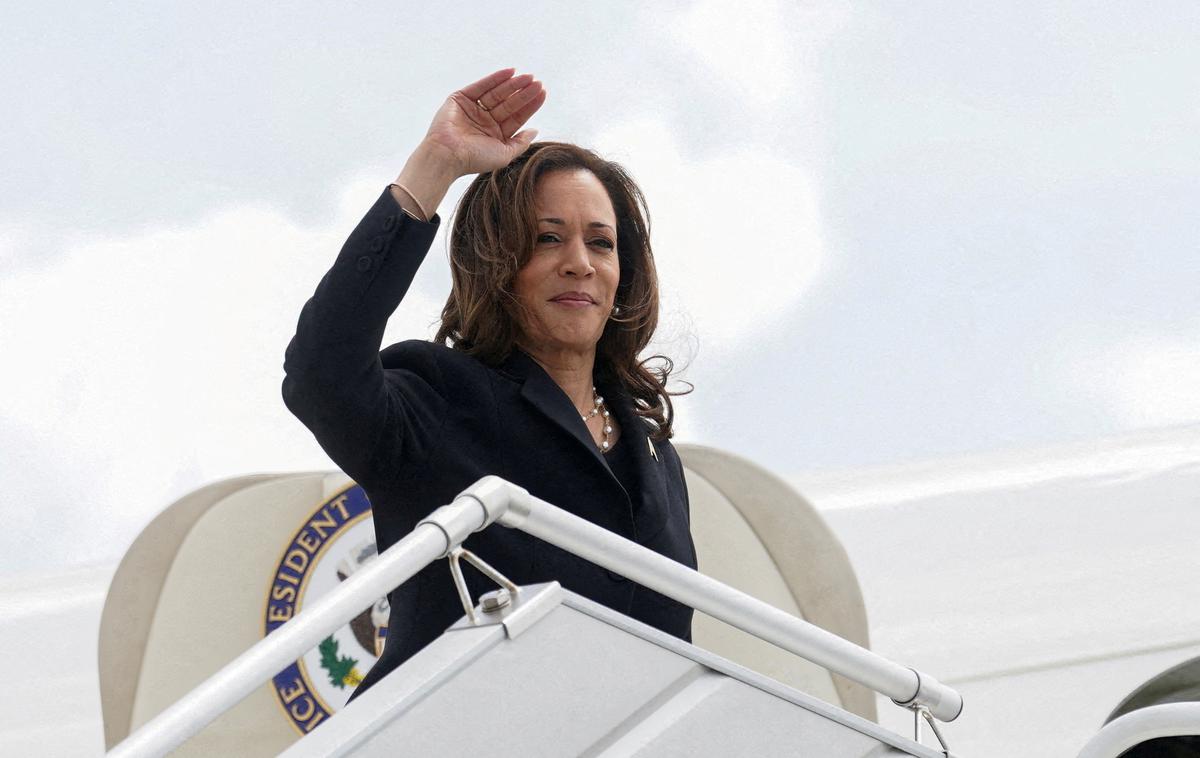 Kamala Harris | Demokrati so sicer v ponedeljek sklenili spletno glasovanje o nominaciji Kamale Harris za predsedniško kandidatko. Devetinpetdesetletna Harrisova bo nominacijo uradno sprejela na demokratski konvenciji v Chicagu sredi avgusta. | Foto Reuters