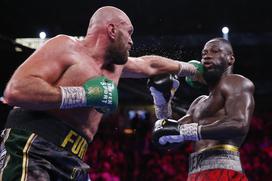 Tyson Fury : Deontay Wilder