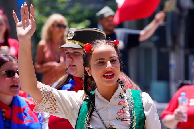 Veliko podpornikov Novaka Đokovića je tudi pred sodiščem. | Foto: Reuters