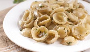 Brezmesni ponedeljek: Orehi in orecchiette