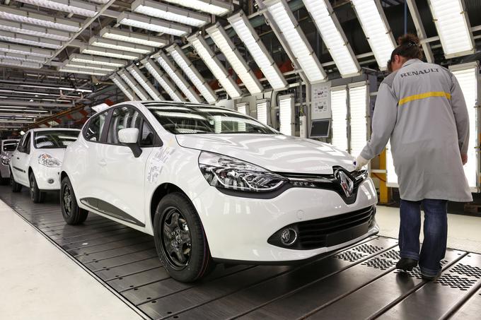 Revoz bo začel februarja prihodnje leto spet izdelovali renault clio, s čimer bodo precej bolje izkoristili proizvodne kapacitete tovarne. Revoz trenutno izdeluje renault twinga in smarta forfour. | Foto: Reuters