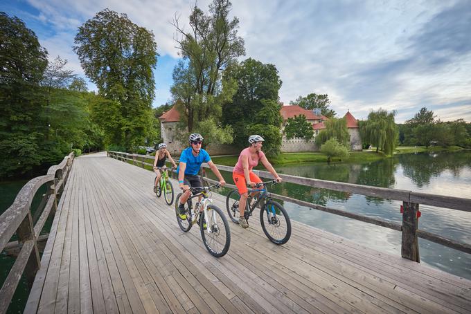 V vikend oddih v hotelu Šport na Otočcu je vključen tudi najem koles. Foto: Tomo Jeseničnik | Foto: 