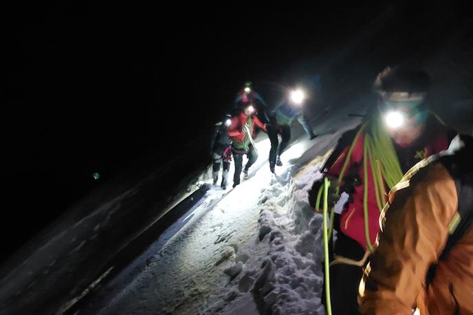 Reševanje v gorah | "Vsi so bili tujci, še študentje. Premraženi," je zapisal gorski reševalec.  | Foto Gorska reševalna služba