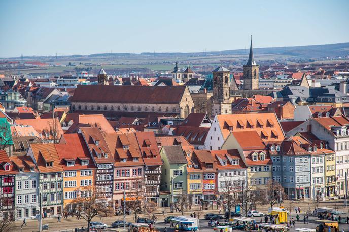 Erfurt | Znanstveniki so preučili DNK v okostjih, ki so jih našli na judovskem pokopališču iz 14. stoletja v nemškem mestu Erfurt. Na fotografiji je staro mestno jedro Erfurta. | Foto Guliverimage