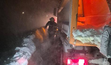 Drama na božič: iz snežnega meteža rešili 48 ljudi