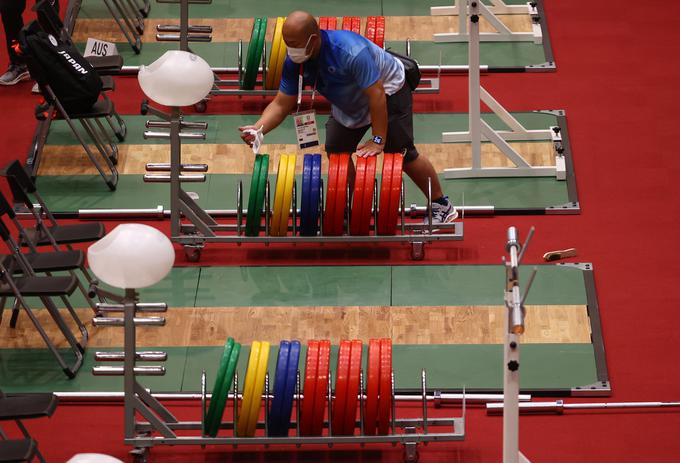 Sedaj je najbolj sporno dviganje uteži, ki je že večkrat dobilo opozorilo pred izključitvijo zaradi kršitev olimpijskih pravil, tudi dopinških. | Foto: Reuters