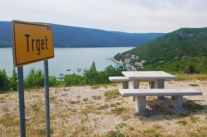 Trget je ena izmed skritih vasic na vzhodni strani istrskega polotoka. | Foto: Gregor Pavšič