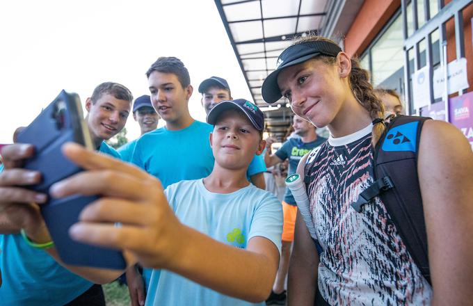 Kaja Juvan ta teden nastopa v Portorožu. | Foto: Vid Ponikvar