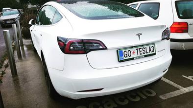 Tesla model 3: Slovenci v enem mesecu kupili 25 novih