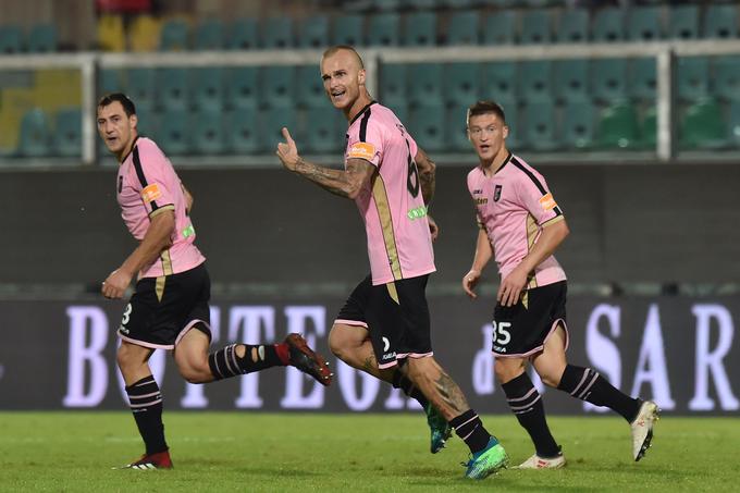 Takole se je Aljaž Struna veselil gola v mreži Venezie, ki je preprečil presenetljiv poraz Palerma. | Foto: Getty Images