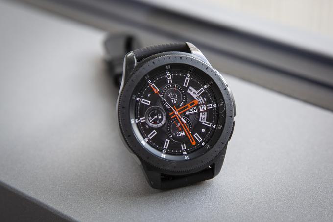 Samsung Galaxy Watch je združil vse, kar je bilo dobrega v njegovih različnih predhodnikih iz vrst pametnih ur in športno-rekreativnih naprav, temu pa dodal nekaj programskih priboljškov. | Foto: Bojan Puhek