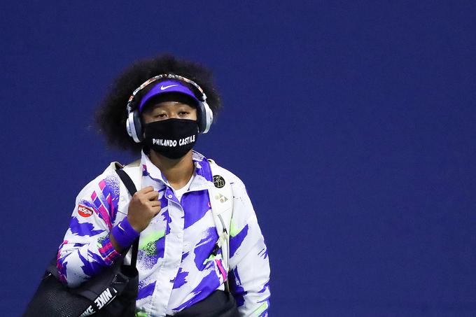 Naomi Osaka je tokrat nosila masko s imenom pokojnega Philanda Castila. | Foto: Getty Images