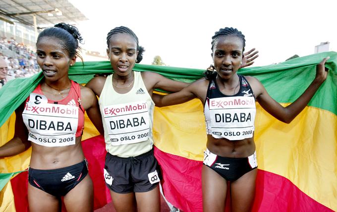 Fotografija vseh treh sester Dibaba (Eyegajehu, Genzebe in Tirunesh) iz leta 2008. Osem let pozneje so bile vse tri v hotelu, kjer bo morda razkrit največji dopinški škandal v zgodovini teka na dolge proge. | Foto: Reuters